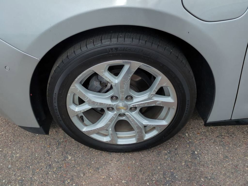 Used 2017 Chevrolet Volt Premier w/ Driver Confidence II Package image 32