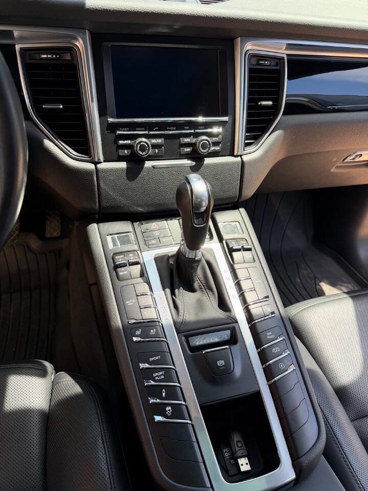 Used 2015 Porsche Macan S AWD/4WD image 28