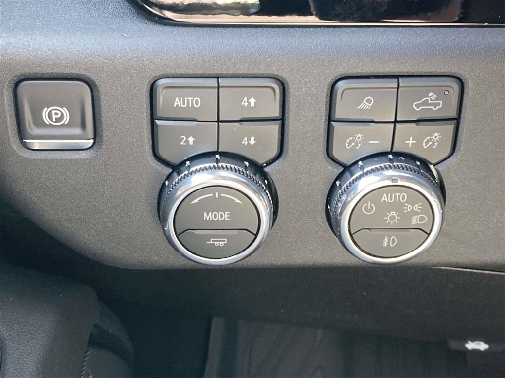 New 2026 GMC Sierra 2500 SLT w/ SLT Convenience Package image 24