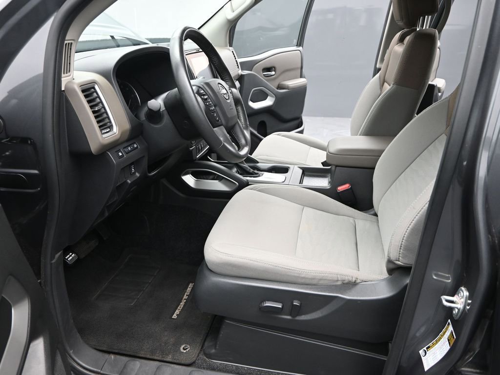 Used 2024 Nissan Frontier SV w/ Technology Package image 16