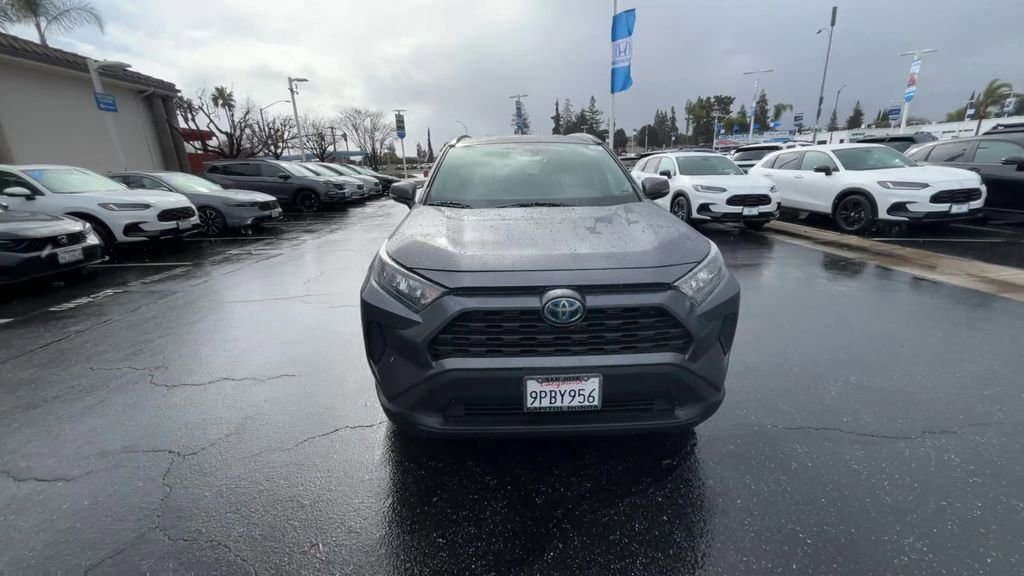 Used 2020 Toyota RAV4 LE image 3