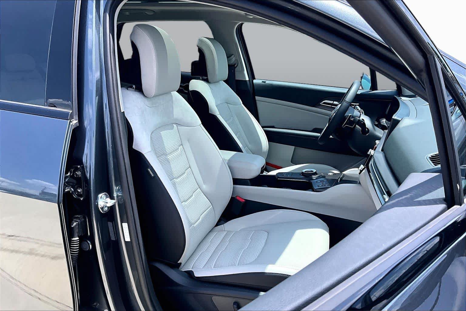 Certified 2026 Kia Sportage SX Prestige AWD/4WD image 9