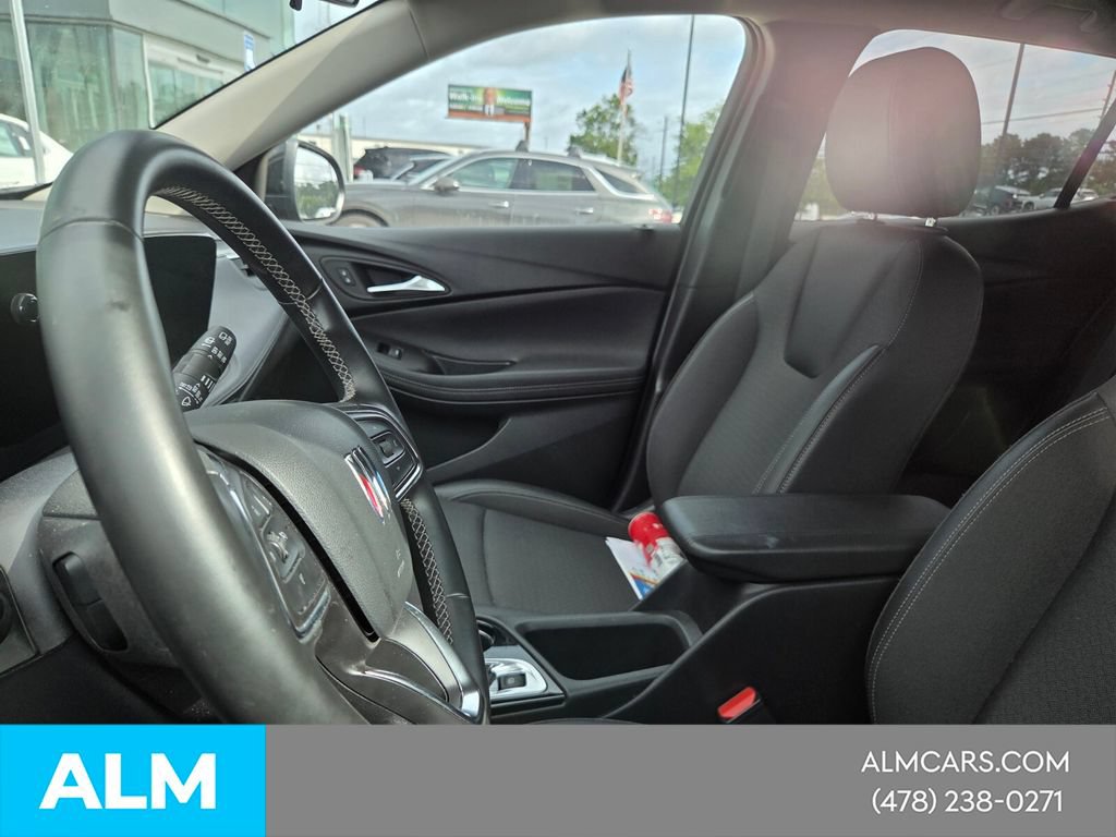 Used 2025 Buick Encore GX Preferred FWD image 4