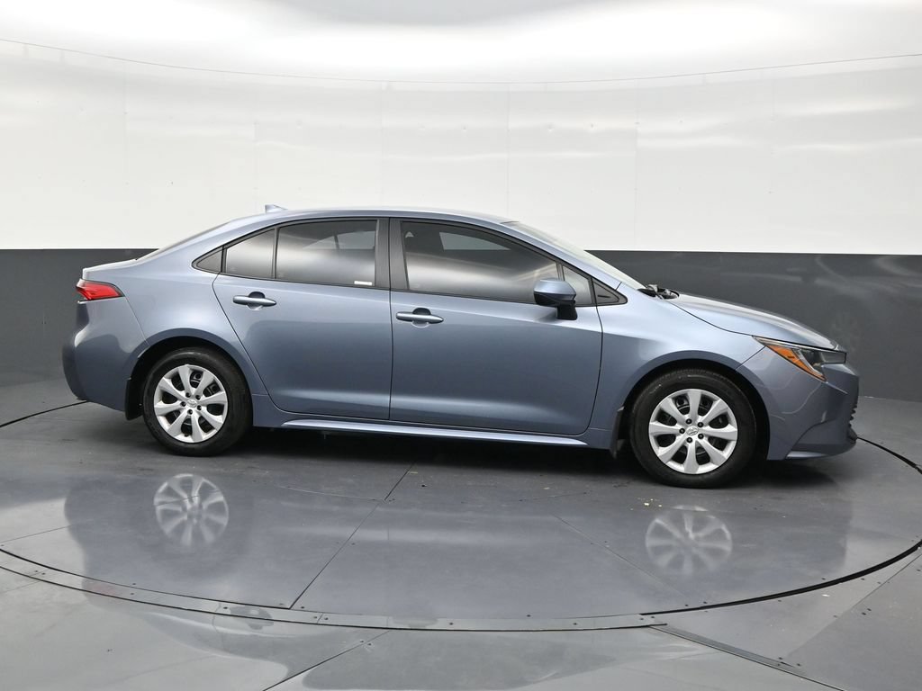 Used 2025 Toyota Corolla LE FWD image 6