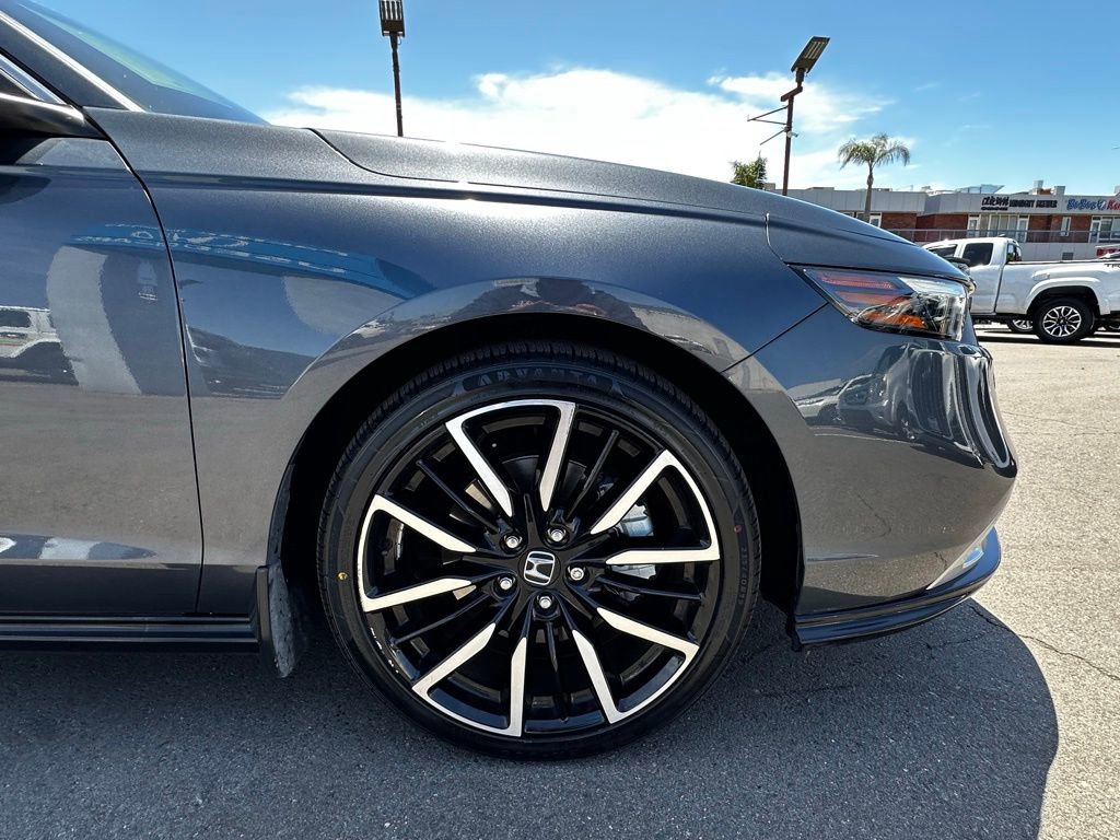 Used 2023 Honda Accord Touring image 7