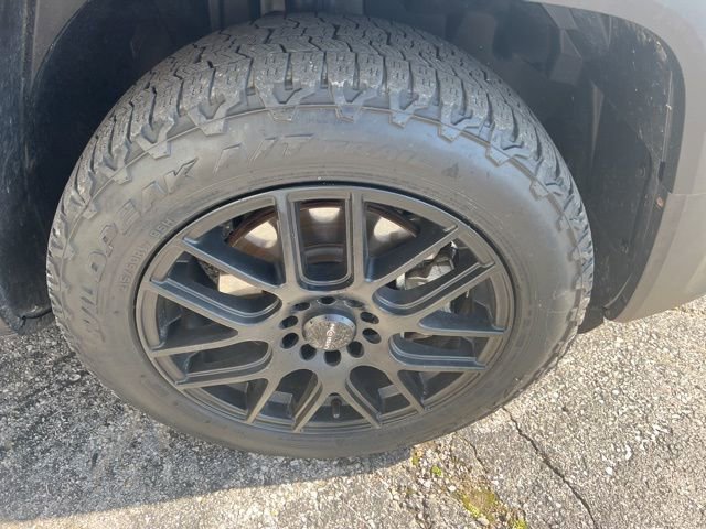 Used 2021 Jeep Renegade Latitude w/ Sun & Sound Group FWD image 23