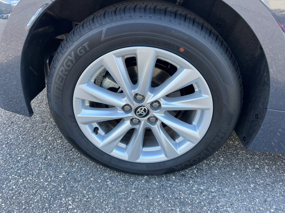 Used 2026 Toyota Corolla LE w/ LE Premium Package image 27