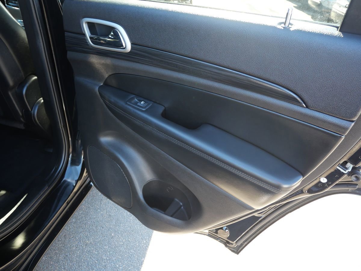 Used 2020 Jeep Grand Cherokee Altitude image 23