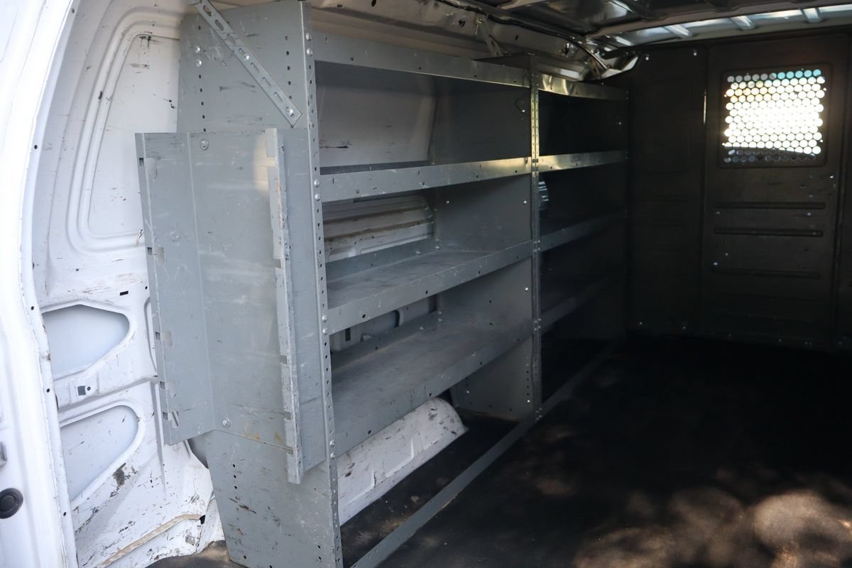 Used 2006 Ford E-250 and Econoline 250 RWD image 16