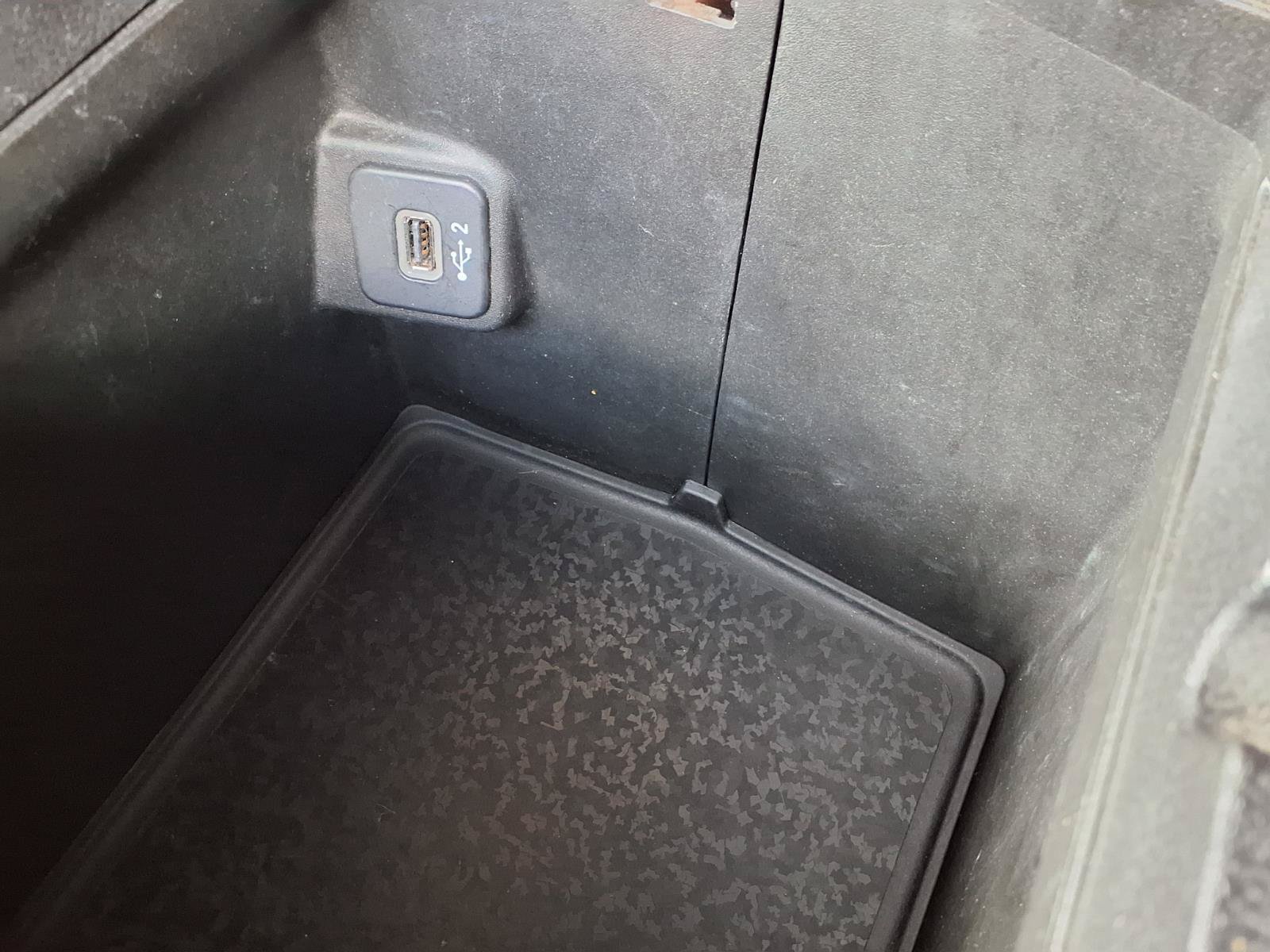 Used 2018 Jeep Wrangler Unlimited Sahara AWD/4WD image 13