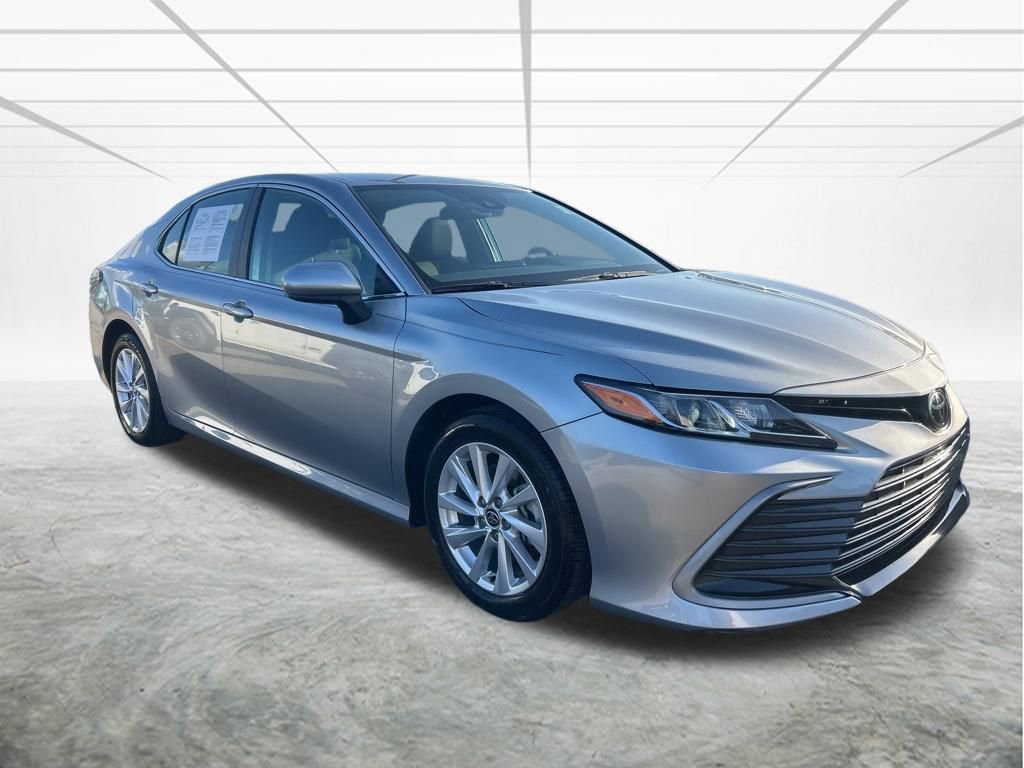 Used 2024 Toyota Camry LE image 2