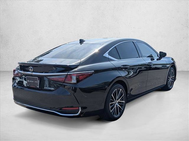Used 2025 Lexus ES 300h w/ Premium Package image 5