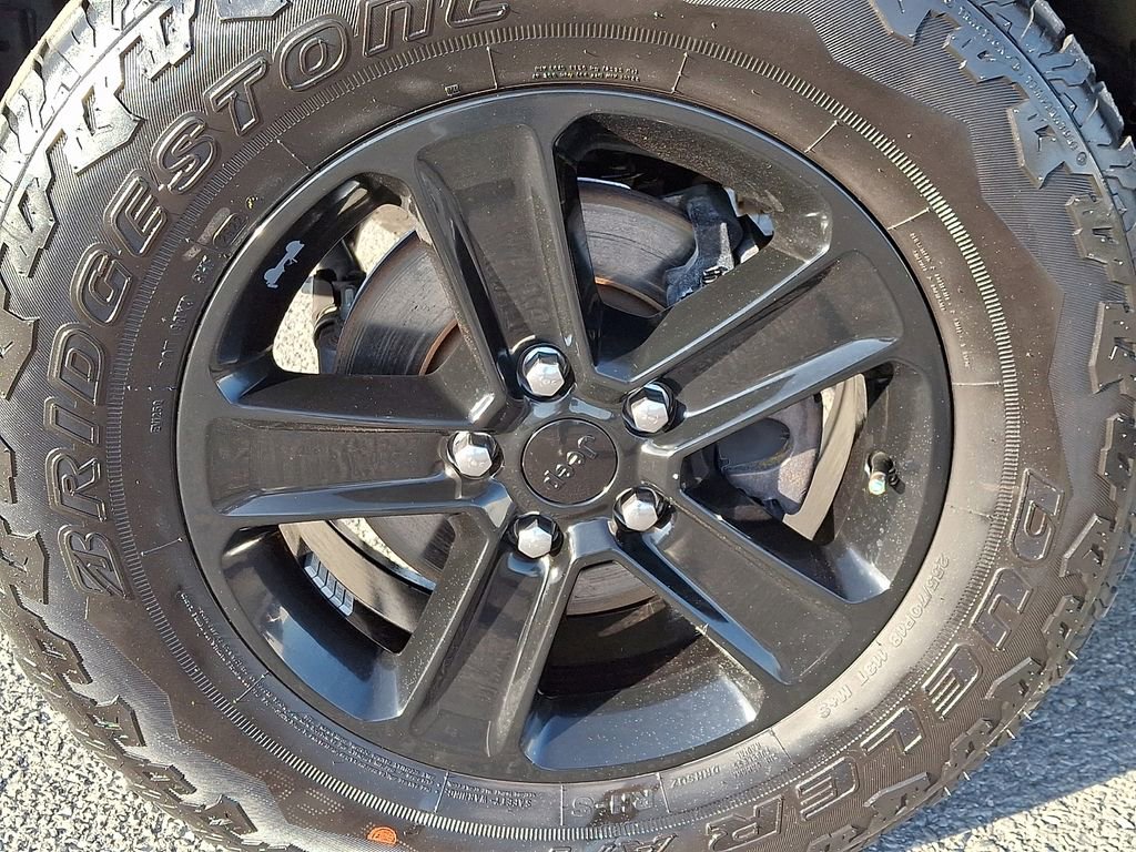 Used 2023 Jeep Wrangler Altitude image 10