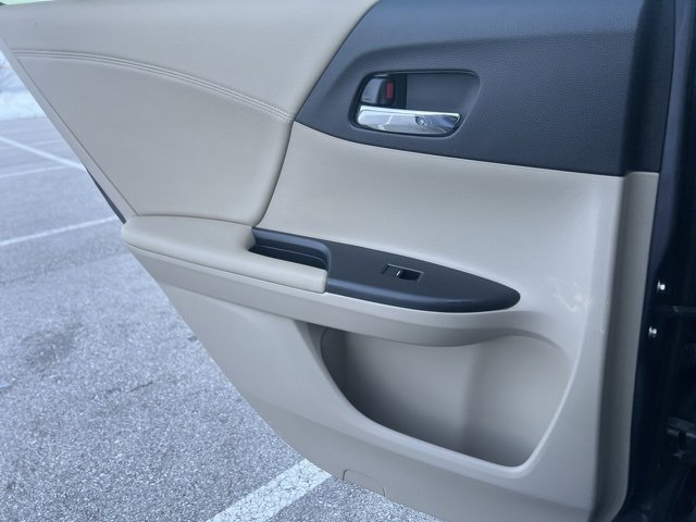 Used 2017 Honda Accord Base image 24