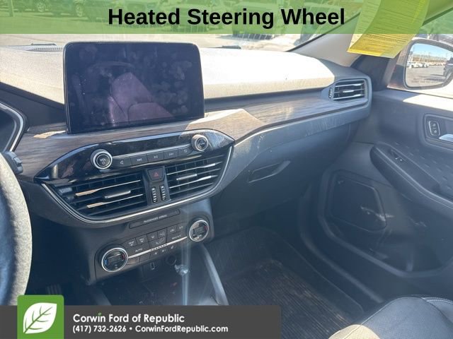 Used 2020 Ford Escape Titanium image 13