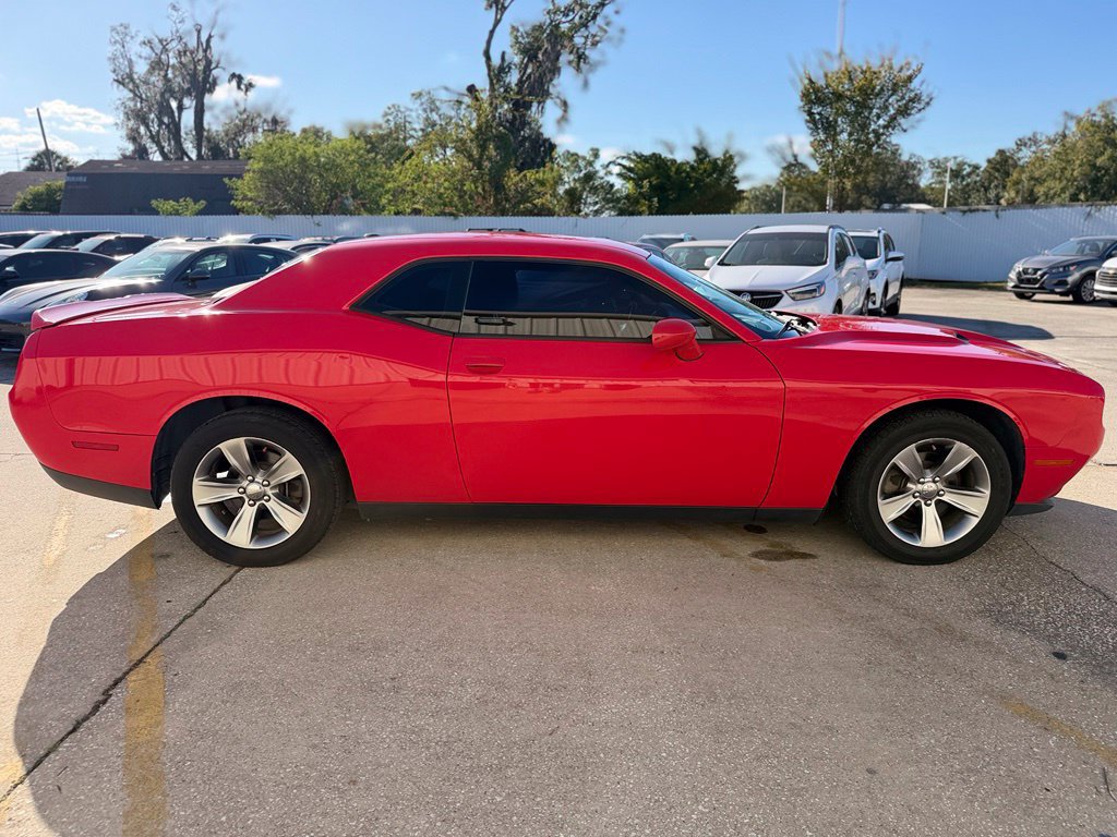 Used 2019 Dodge Challenger SXT RWD image 7