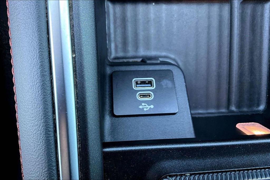 Used 2025 Ford Expedition Active image 16