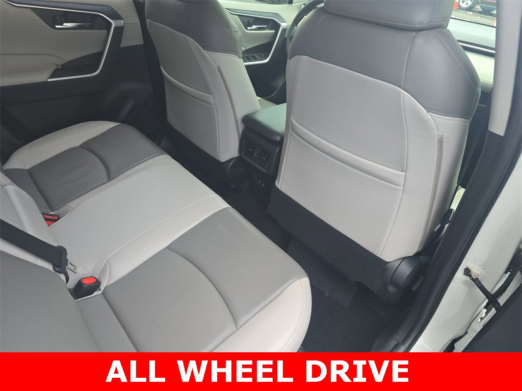 Used 2019 Toyota RAV4 XLE image 12