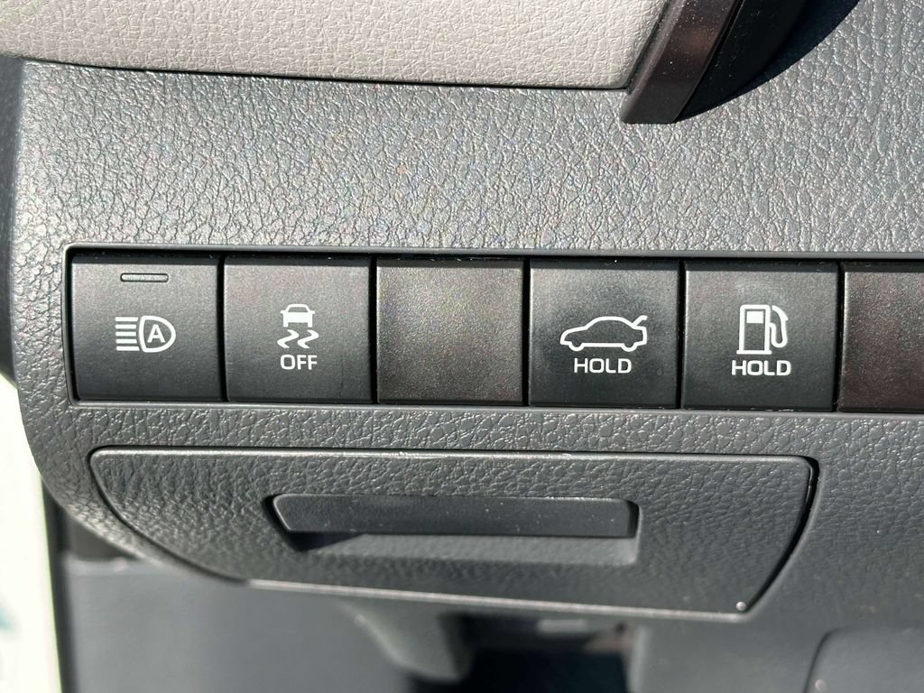 Used 2024 Toyota Camry SE AWD/4WD image 18