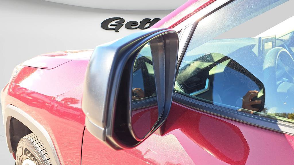 Used 2021 Toyota RAV4 LE image 11