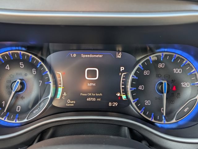 Used 2024 Chrysler Pacifica Touring-L FWD image 30