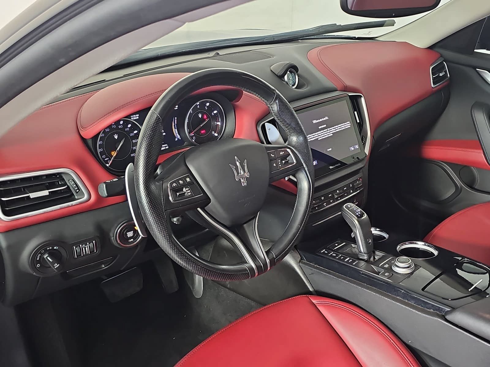 Used 2022 Maserati Ghibli Modena RWD image 13