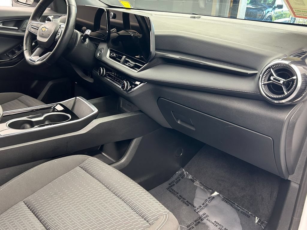 Used 2025 Chevrolet Equinox LT FWD image 15