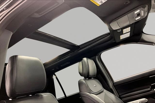 New 2026 Ford Expedition Platinum AWD/4WD image 3