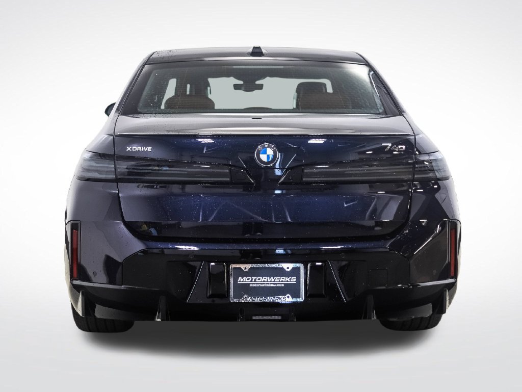 New 2027 BMW 740i xDrive w/ Executive Package AWD/4WD image 4