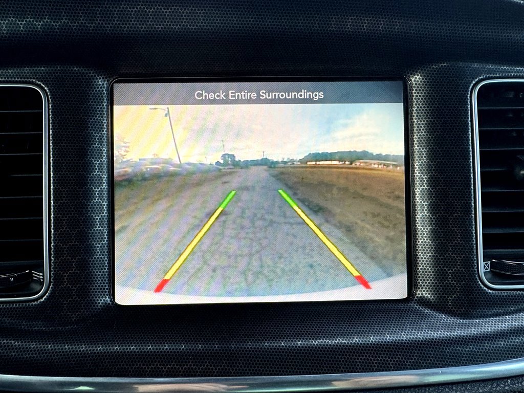 Used 2016 Dodge Charger SRT image 28