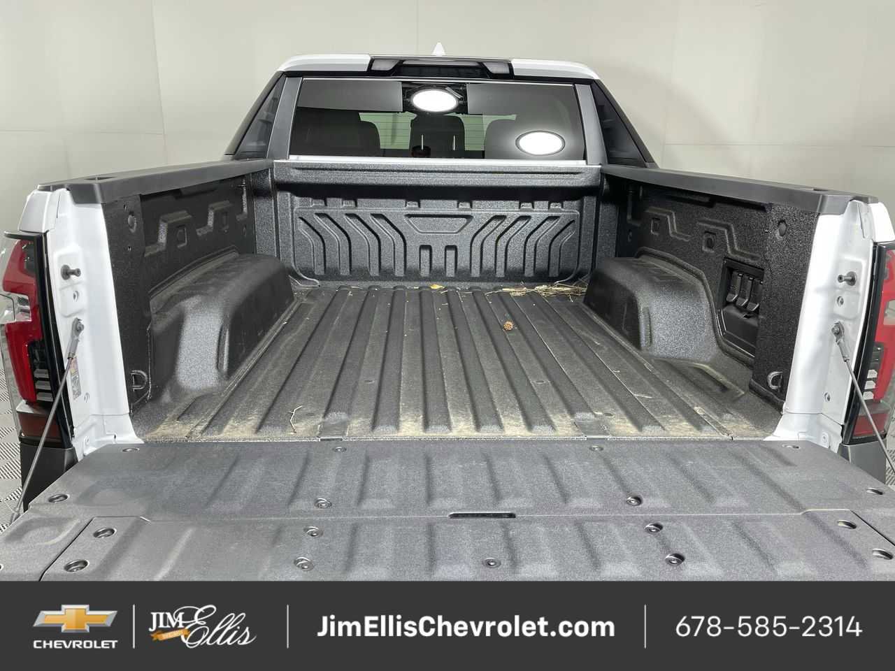 New 2025 Chevrolet Silverado EV LT image 50