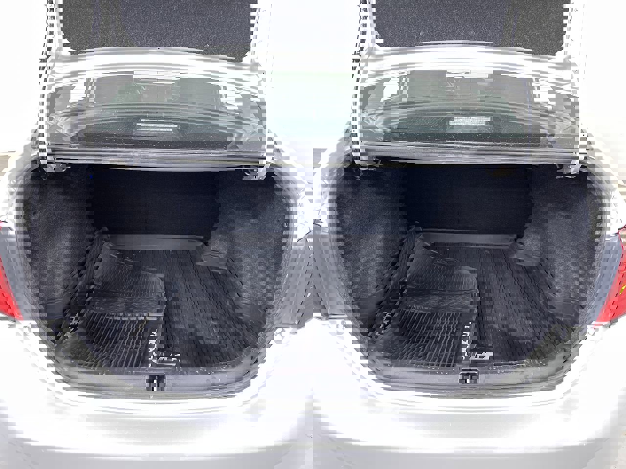 Used 2017 Toyota Corolla XSE image 23