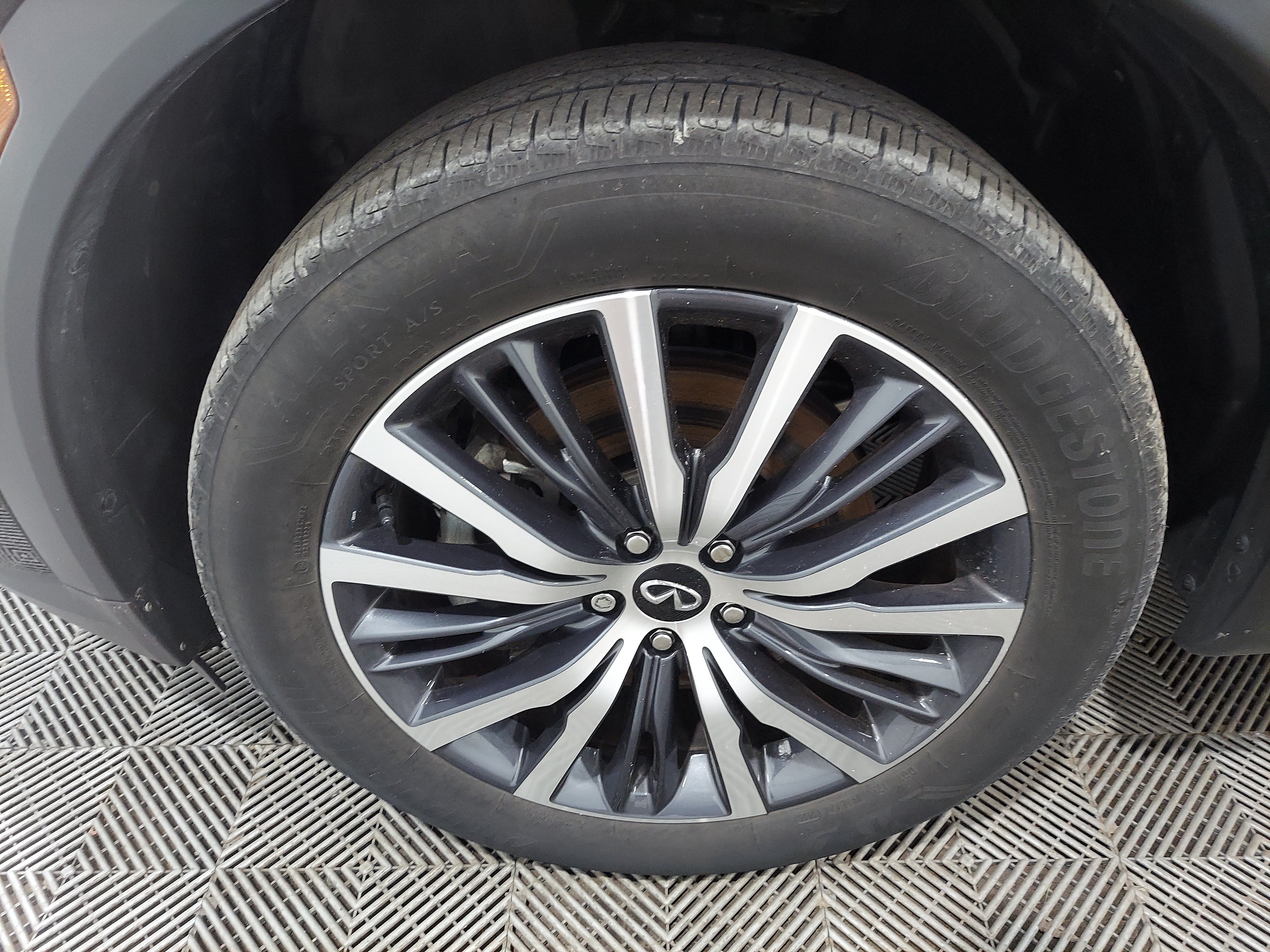 Used 2024 INFINITI QX60 Sensory AWD/4WD image 6