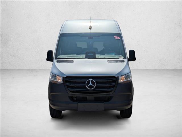 Used 2025 Mercedes-Benz Sprinter 2500 image 2