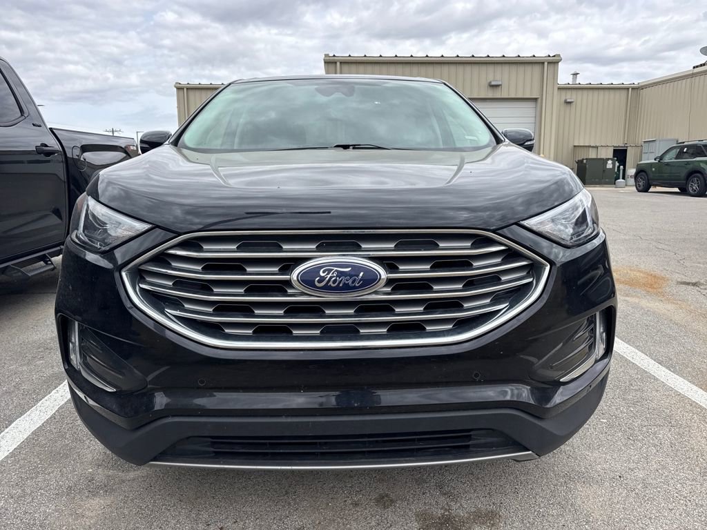 Used 2024 Ford Edge Titanium image 2