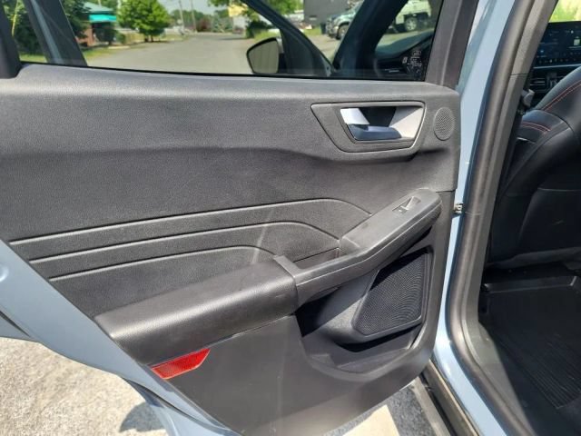 Used 2025 Ford Escape ST-Line Elite w/ Premium Technology Package AWD/4WD image 33