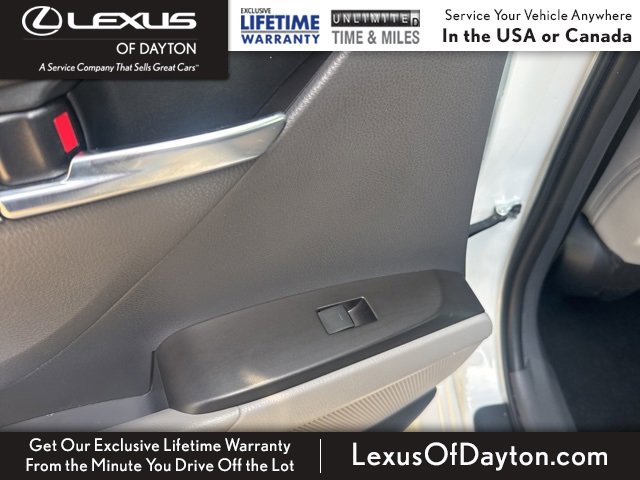 Used 2022 Toyota Camry SE image 28