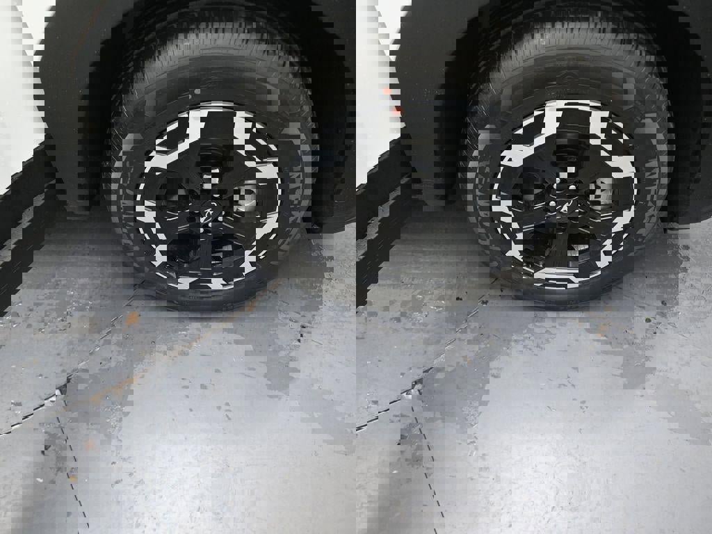 New 2026 Hyundai Santa Fe SE image 37