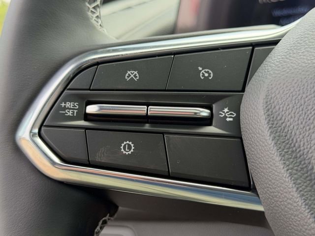New 2026 Chevrolet Traverse LT w/ Sun and Wheel Package FWD image 28