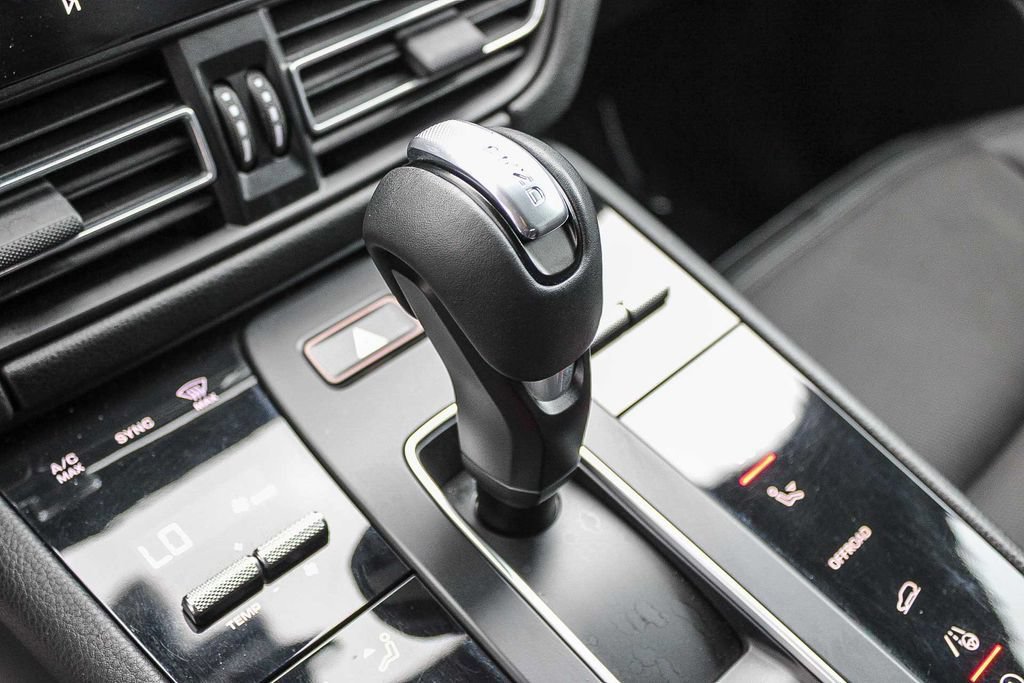 Used 2022 Porsche Macan AWD/4WD image 20