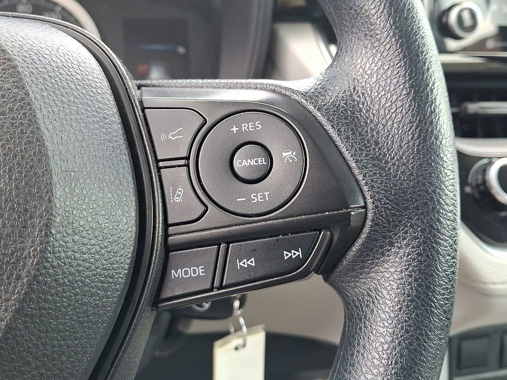 Used 2022 Toyota Corolla Cross L AWD/4WD image 27