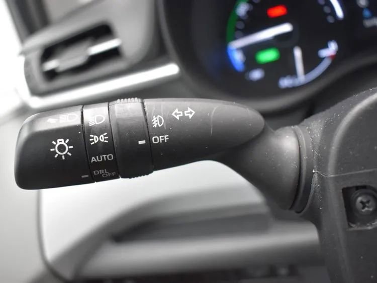 Used 2025 Toyota Sienna XLE image 26