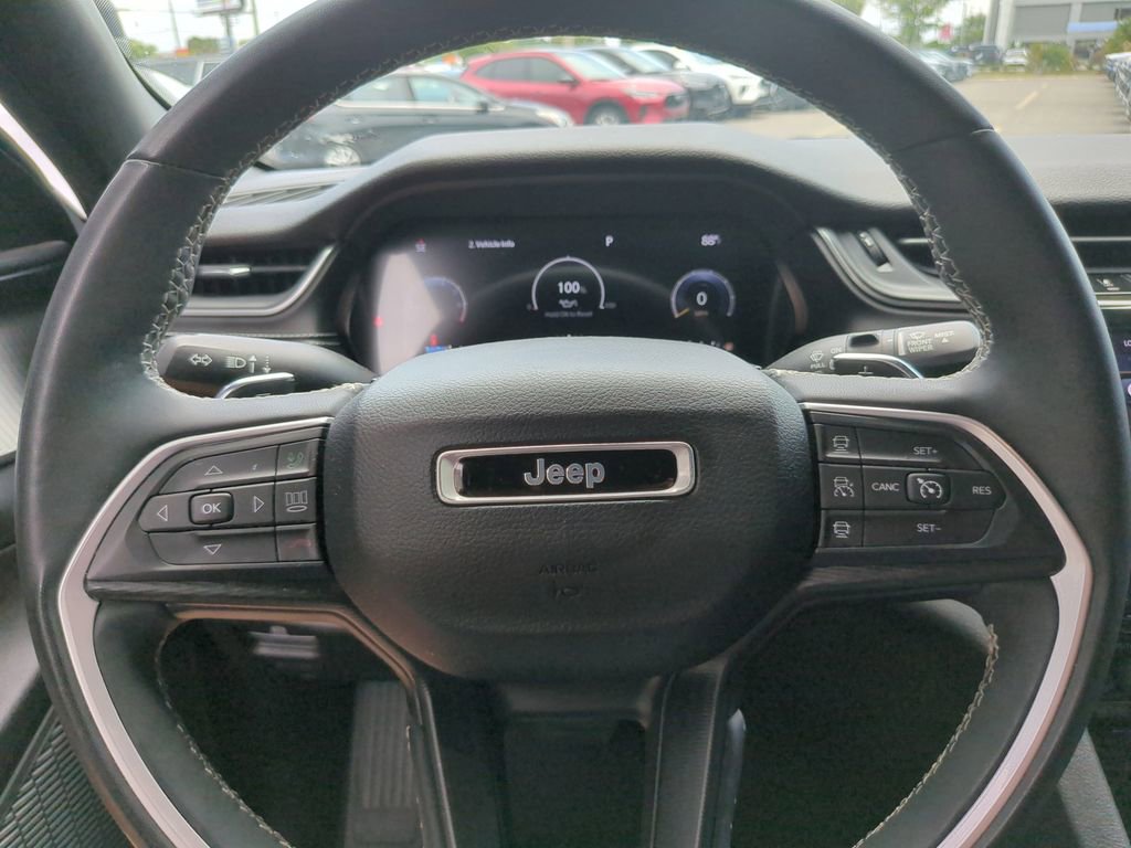 Used 2023 Jeep Grand Cherokee Altitude AWD/4WD image 27