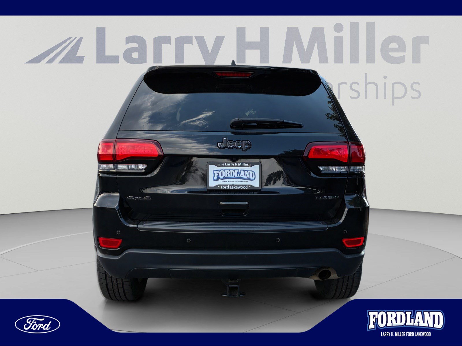 Used 2021 Jeep Grand Cherokee Laredo AWD/4WD image 4