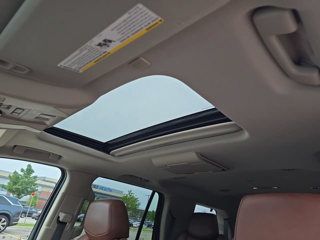 Used 2019 Cadillac Escalade Premium Luxury AWD/4WD image 12