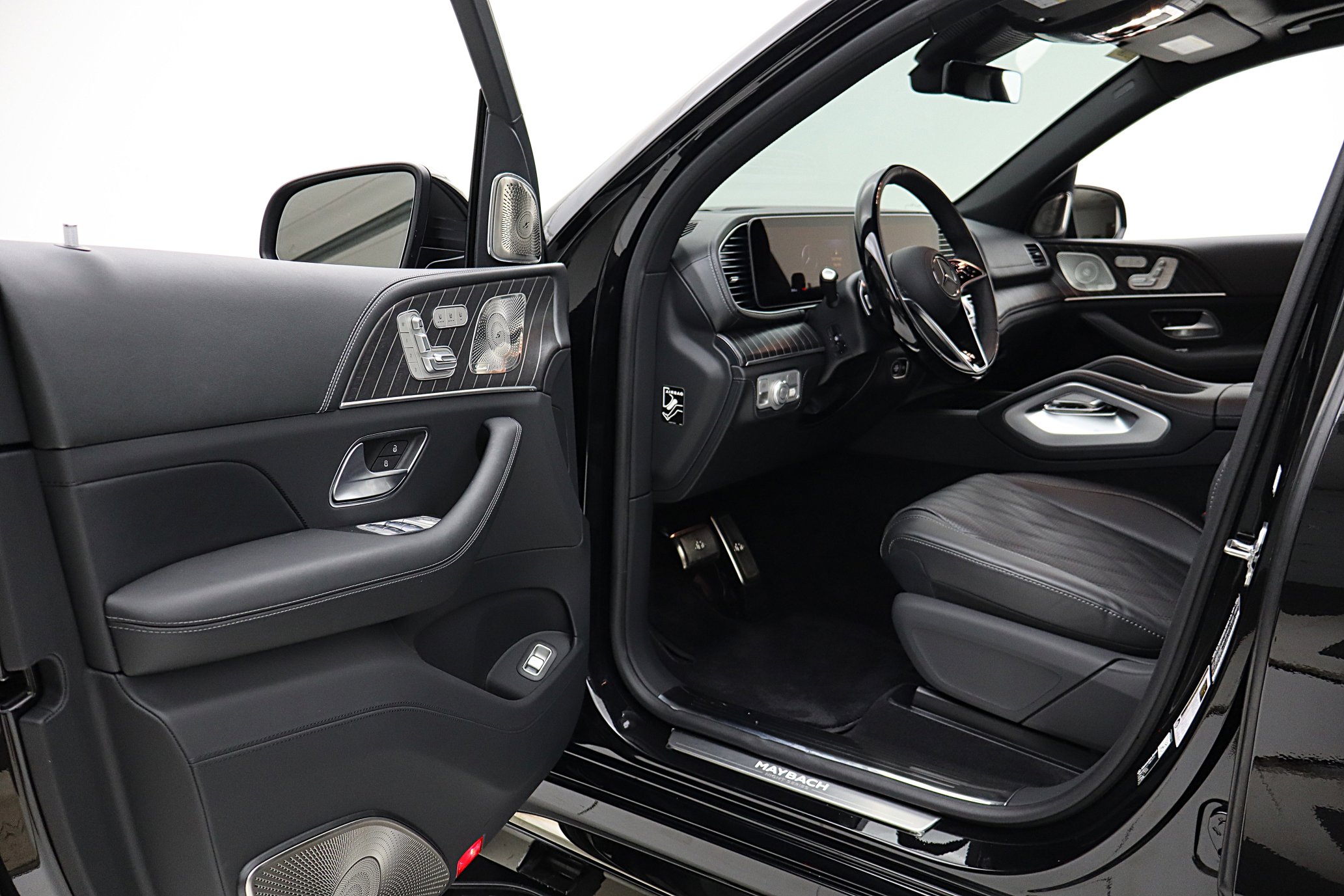 Used 2026 Mercedes-Benz Maybach GLS 600 4MATIC image 48