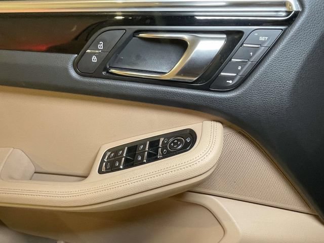 Certified 2026 Porsche Macan S AWD/4WD image 39