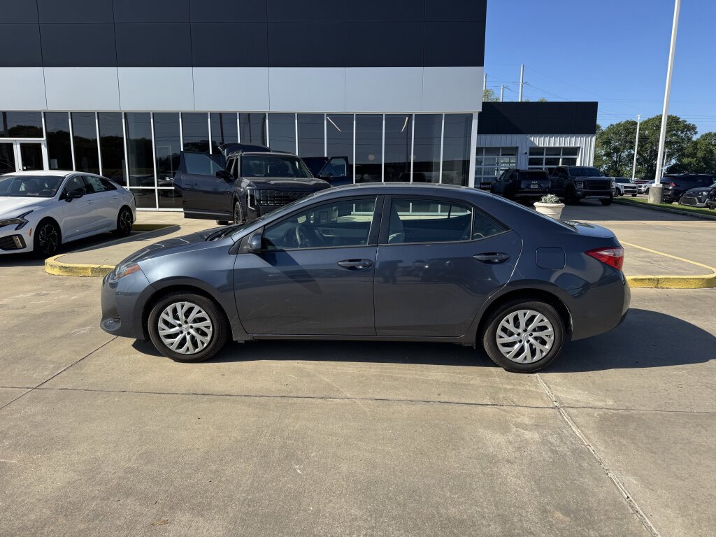 Used 2019 Toyota Corolla LE image 10