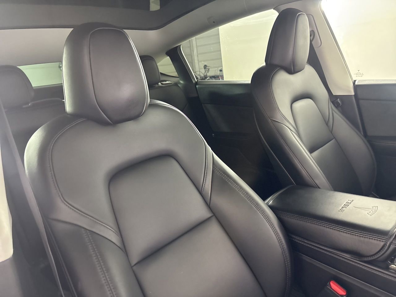 Used 2022 Tesla Model Y Long Range image 21