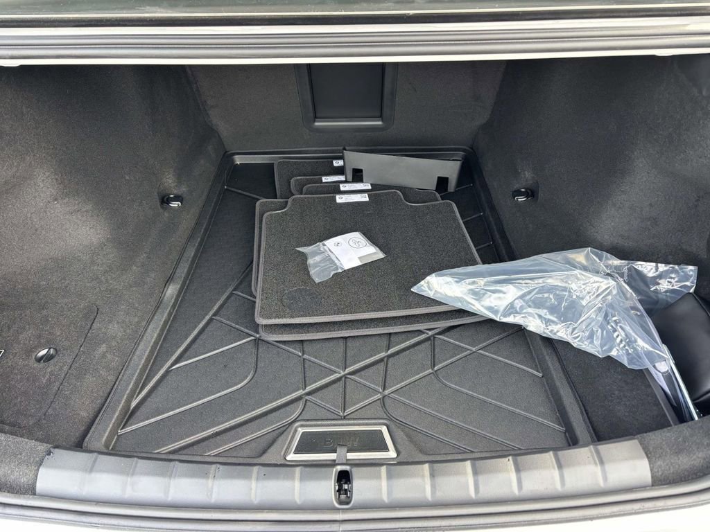 New 2026 BMW 760i xDrive w/ Executive Package image 9